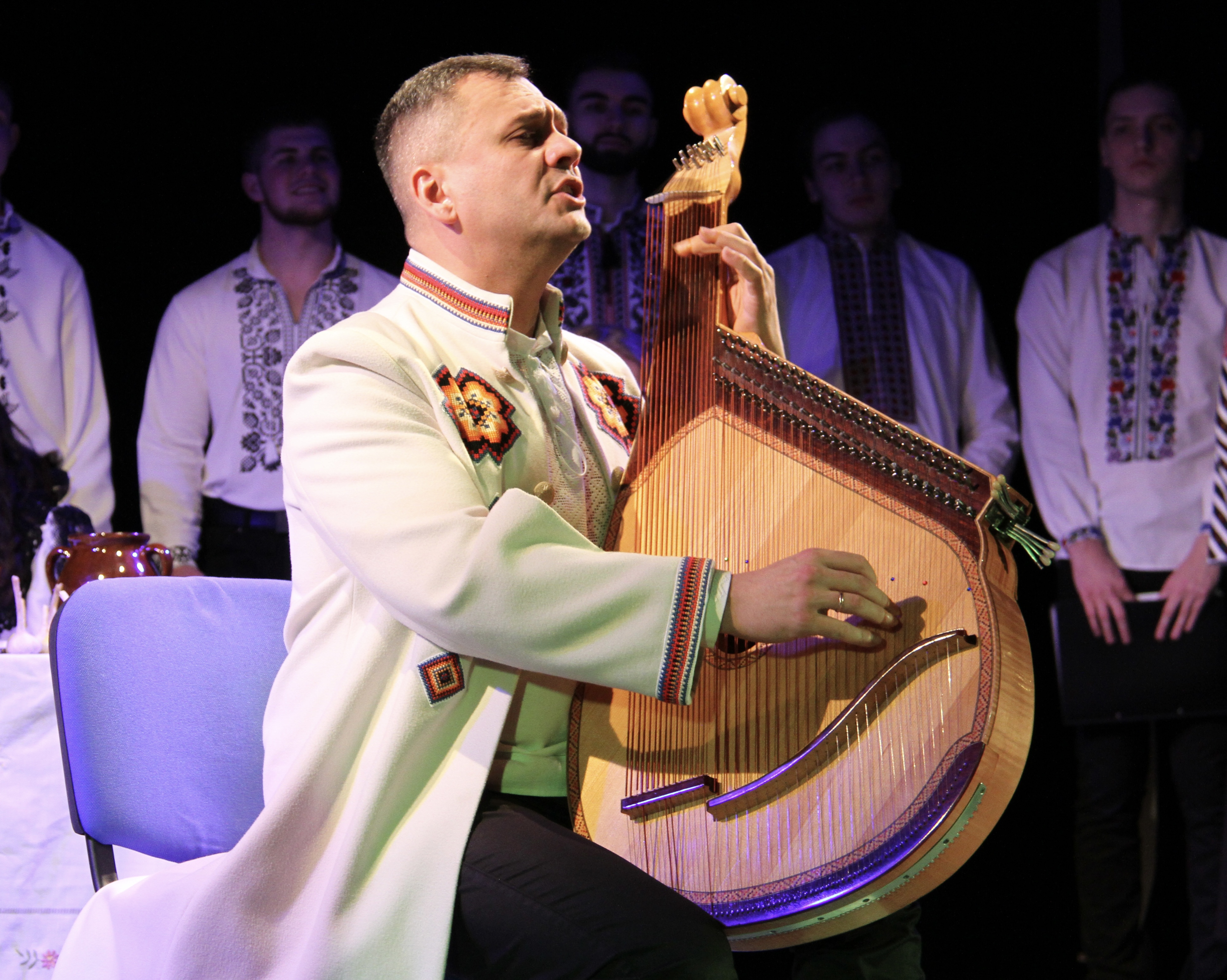 Zasluzhenyi artyst Ukrainy, dotsent kafedry muzykoznavstva ta metodyky muz. mystetstva Dmytro Hubiak